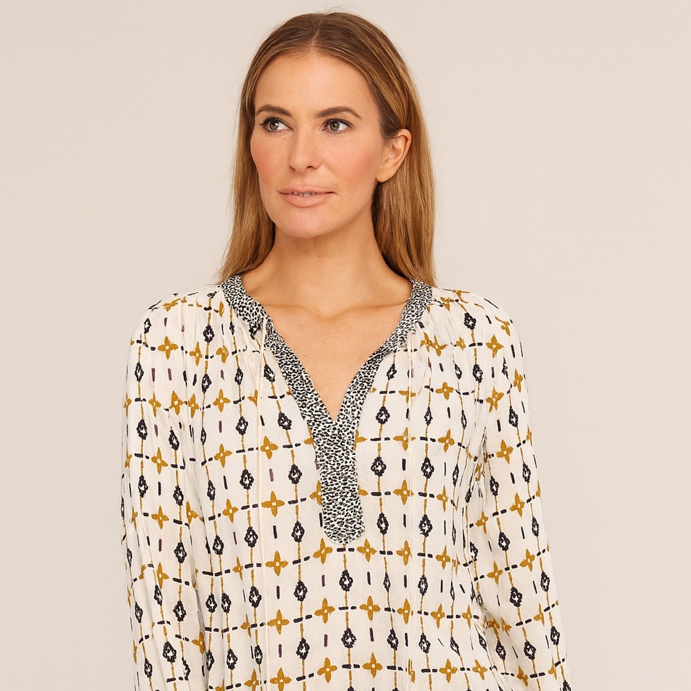 DR2 Ivory Geometric Dotted Southwestern Aztec V-Neck 3/4 Sleeve Tassel Top NWT - Picture 13 of 13